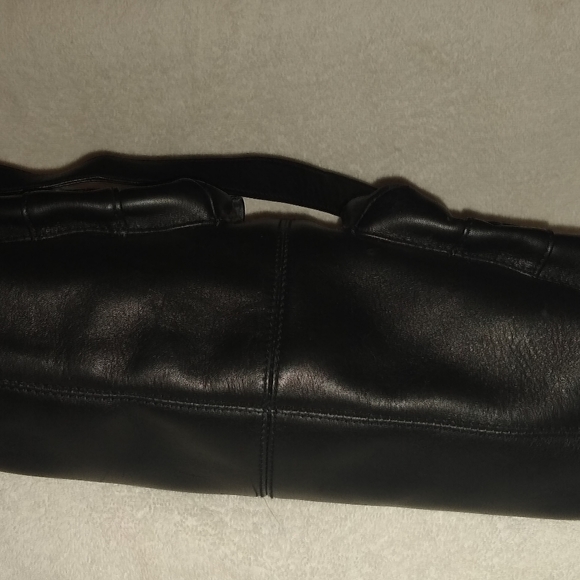 Hobo International black leather shoulder bag. - Picture 5 of 9